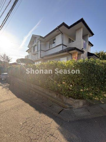 【外観】 | プライバシーを確保しやすい角住戸◎敷地広々69.39坪！　　　　　
各居室6帖以上のゆとりあるプランが実現！