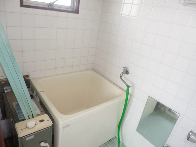 天王マンションの浴室|バランス釜です。