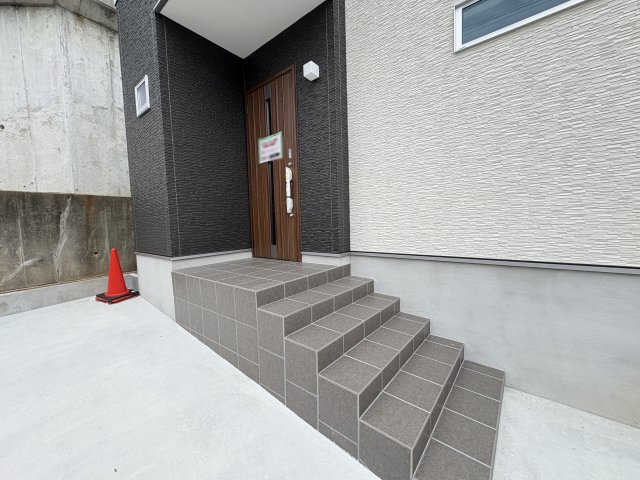 ☆新築戸建☆明石市太寺３丁目の玄関