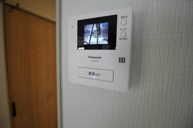 DAIKOKUのセキュリティ|訪問者の顔が見えるモニター付きインターホン♪