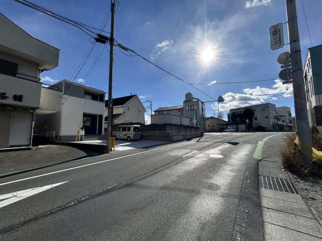 新築　渋川市四つ角　Livele Garden.S　１号棟の前面道路含む現地写真|現地写真　西側接道幅員約8.3ｍ	