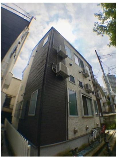 アジュール目黒のエントランス