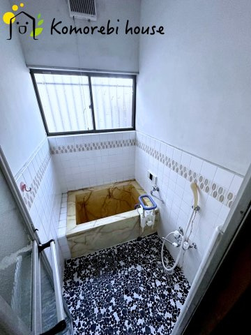 蓮田市黒浜　中古一戸建ての浴室