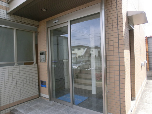 グレイスヴィラのロビー|入口部分です。安心のオートロックです♪