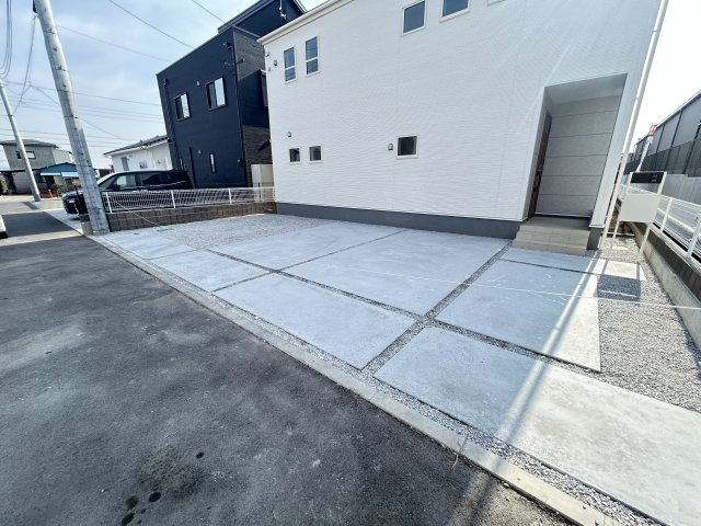 新築　渋川市行幸田第2　Livele Garden.S　１号棟の駐車場|現地写真　駐車スペースは並列2台分可能です！					
