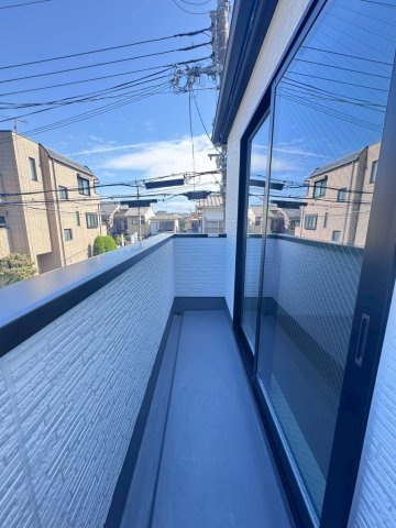 近鉄「小倉」駅徒歩１２分◆陽当たり良好な南東角地に建つ４ＬＤＫ住戸◆リビング広々２０帖◆宇治市小倉町のバルコニー|バルコニー