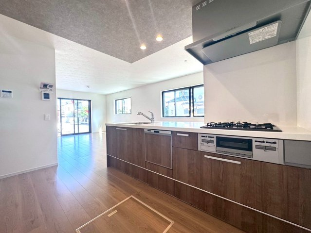 近鉄「小倉」駅徒歩１２分◆陽当たり良好な南東角地に建つ４ＬＤＫ住戸◆リビング広々２０帖◆宇治市小倉町のキッチン|キッチン