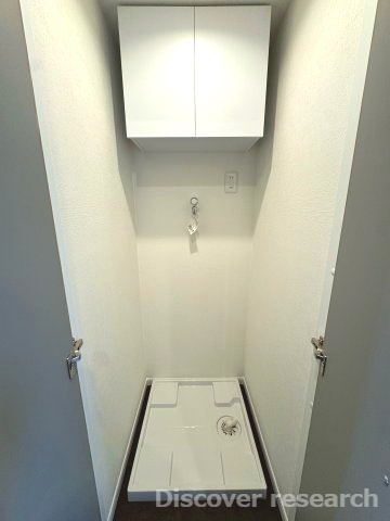 小金井ハイツのランドリースペース|【ランドリースペース】
上部に吊戸棚があり収納スペースに困らなそうです。