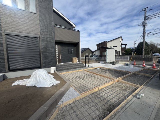 新築　渋川市行幸田第2　Livele Garden.S　2号棟の駐車場|現地写真　駐車スペースは並列2台分可能です！					
