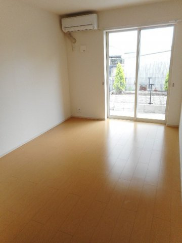 サニー　サイド　ガーデンの居間・リビング