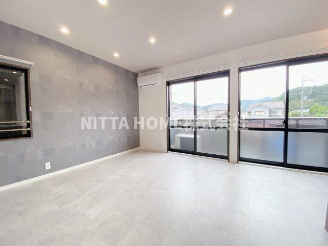 レジデンス　城南の居間・リビング|オシャレな照明もあります♪