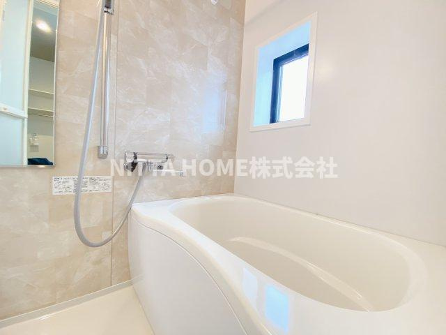 レジデンス　城南の浴室|お風呂には便利な小窓付き( ^)o(^ )