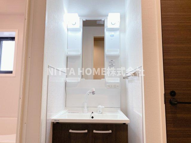 レジデンス　城南の洗面所|人気の独立洗面化粧台完備！！