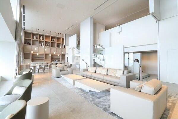 Brillia Tower堂島のロビー