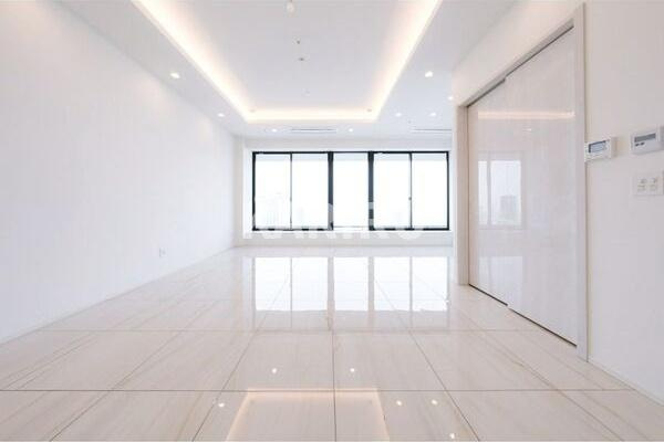 Brillia Tower堂島の居間・リビング