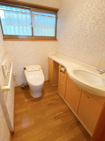 春日台戸建住宅のトイレ