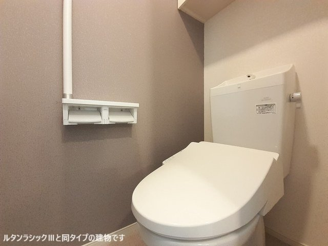 ヒカルサ岡崎日名西町のトイレ