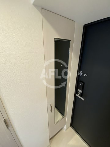 エスリード南森町ラグシスの玄関|エスリード南森町ラグシス　玄関姿鏡