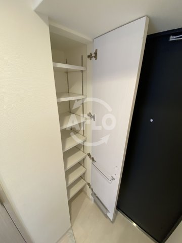 エスリード南森町ラグシスの収納|エスリード南森町ラグシス　下駄箱