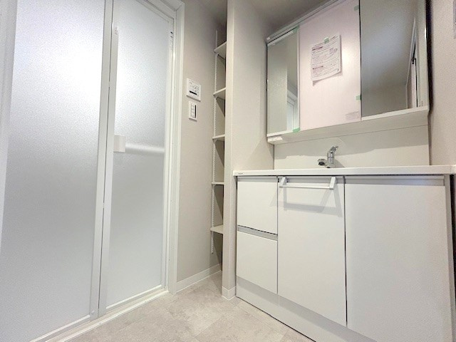 【洗面所】 | サンメゾン寝屋川 | 可動棚完備！