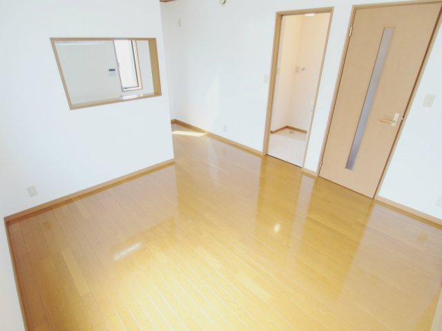 サンヴィレッジ緑井の居間・リビング