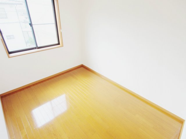 サンヴィレッジ緑井の子供部屋