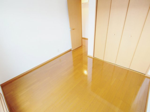 サンヴィレッジ緑井の子供部屋