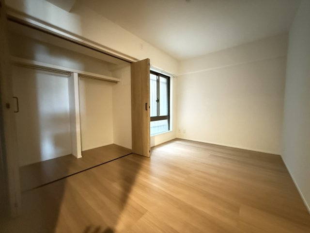 ロイアルヒルズ舞子の洋室