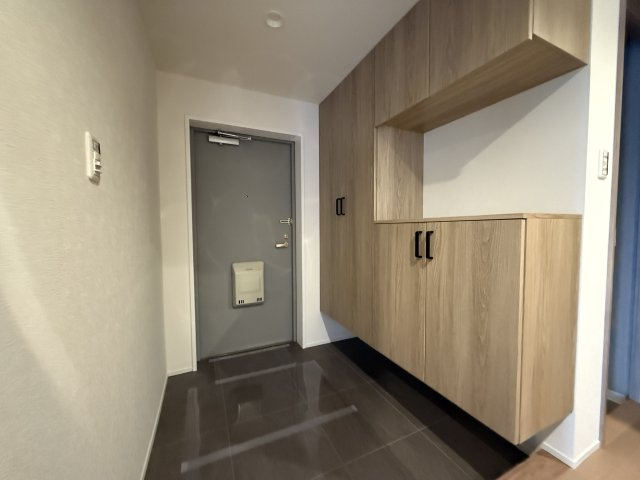 ロイアルヒルズ舞子の玄関