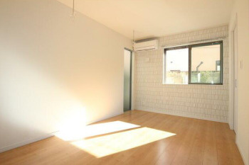 【居間・リビング】 | ＣＡＬＭ荻窪 | 明るい洋室！