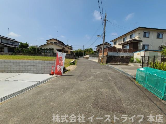 【新築戸建】　いわき市郷ケ丘2丁目第9　限定1棟!!　長期優良住宅の前面道路含む現地写真|北東側6.0ｍ公道