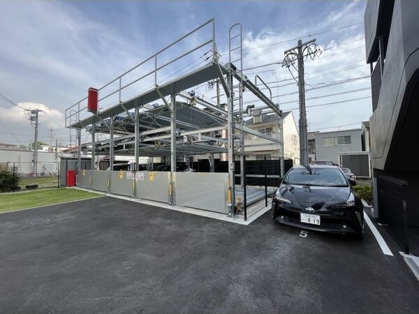 S-RESIDENCE堀田Northの駐車場