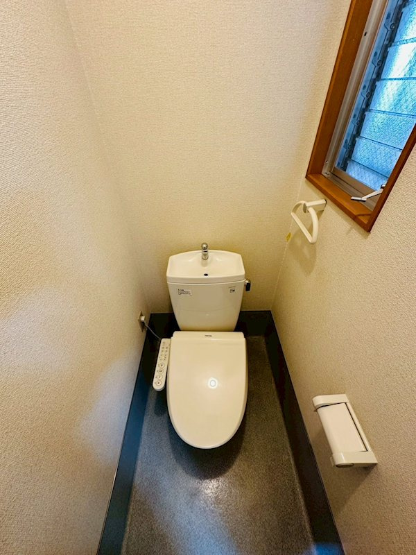 熊本市中央区出水２丁目の賃貸マンションのトイレ