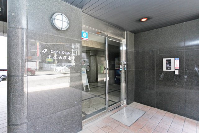 ダイナコート平尾山荘通り　6階のエントランス