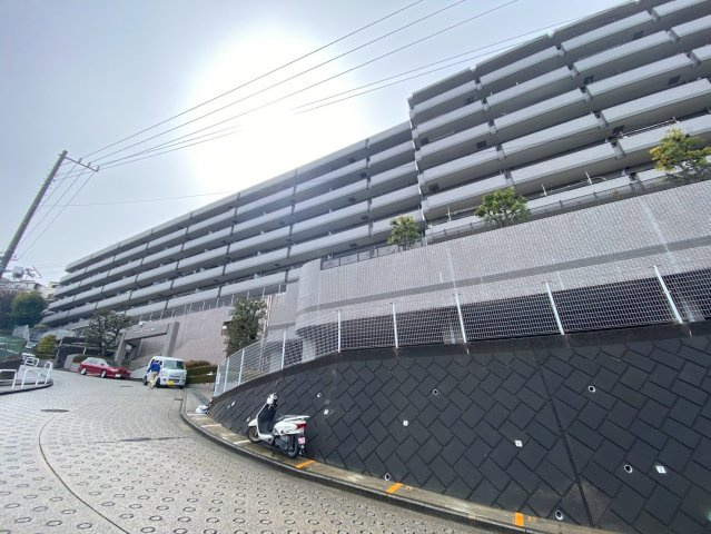 ワコーレロイヤルヒルズ横浜蒔田の外観