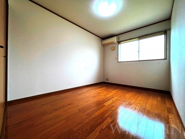 フレーズ Aの洋室
