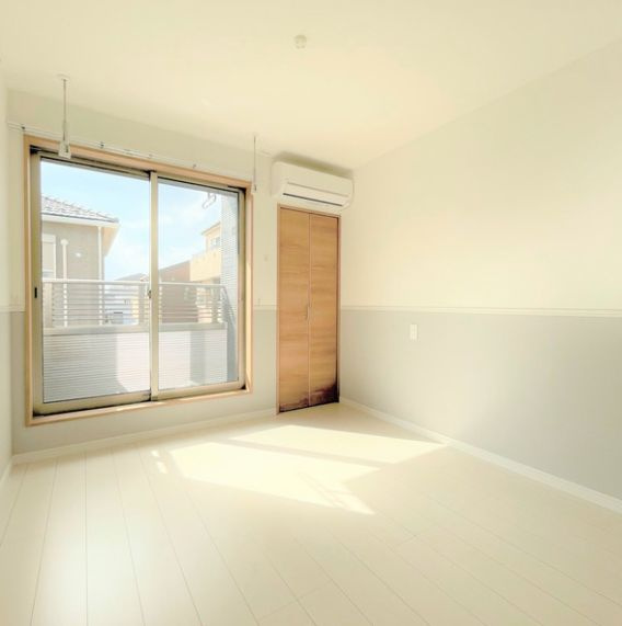 デ・コーニングの居間・リビング|※別号室の参考写真です。