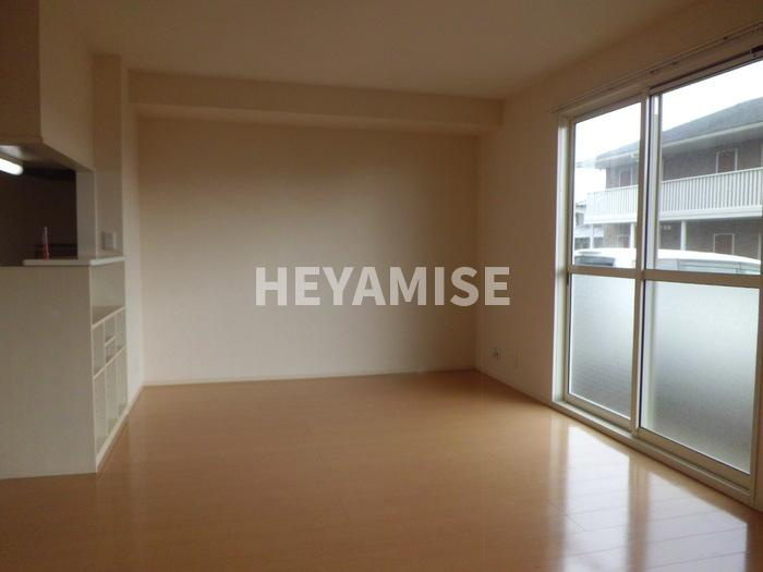 ルーラル諏訪A棟の居間・リビング