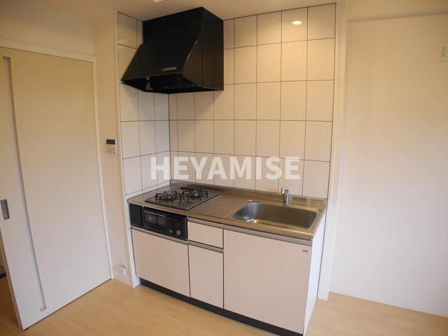 ラトゥール若葉のキッチン|※反転タイプの間取りです※