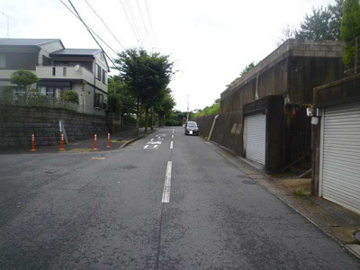 【前面道路含む現地写真】 | 貫弥生が丘一丁目11番（B-14）