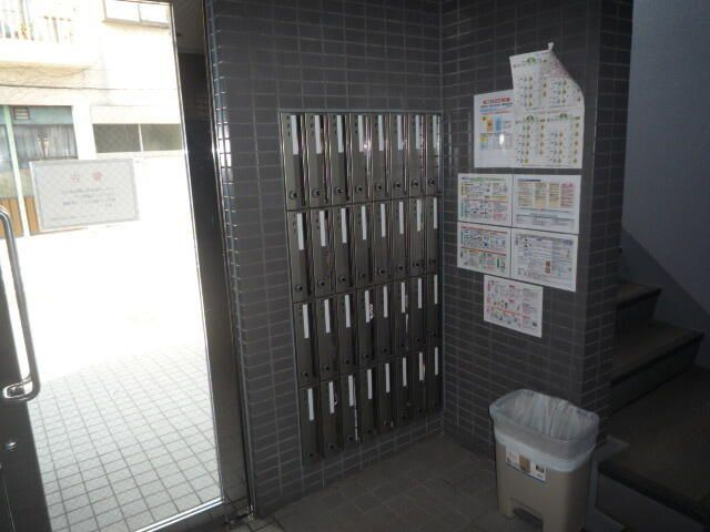 ガラステージ武蔵小金井のエントランス