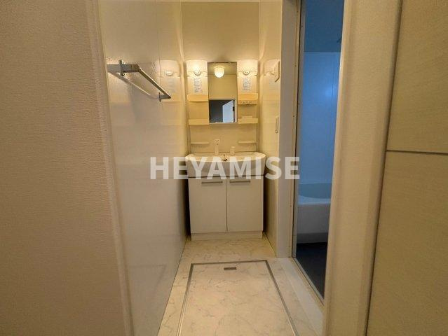 ルーラル諏訪B棟の洗面所|※室内画像は別号室のもの