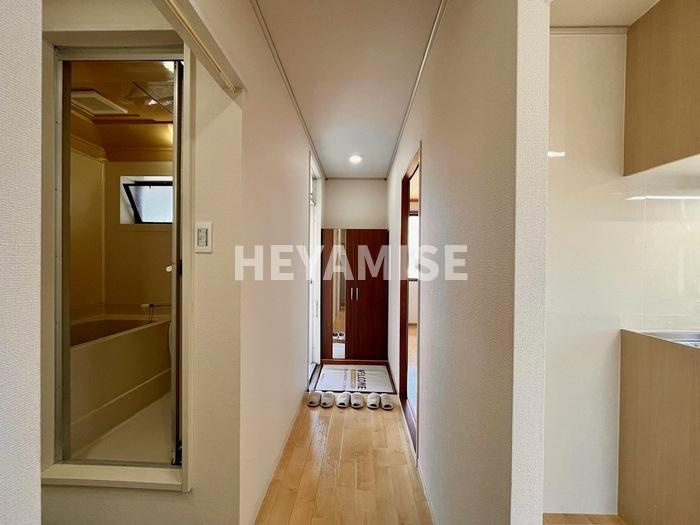 レジデンスIMAZU A棟の玄関