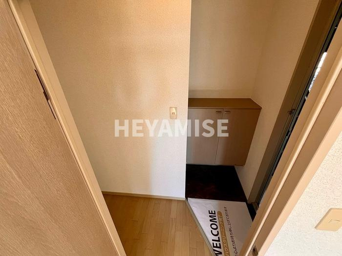 ロイヤルガーデン永田 B棟の玄関