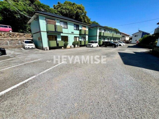 ロイヤルガーデン永田 B棟の駐車場