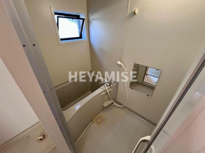 ロイヤルガーデン永田 B棟の浴室