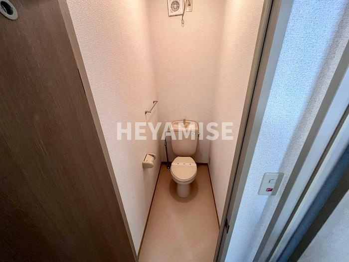 ロイヤルガーデン永田 B棟のトイレ