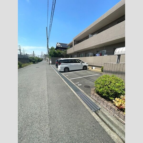 コンフォートヴィラの駐車場