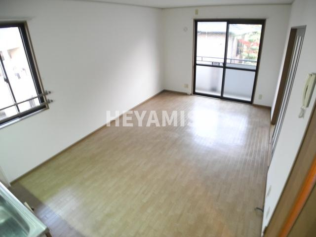 ロイヤルガーデン白岩C棟の居間・リビング|※室内写真は同物件の反転タイプとなります