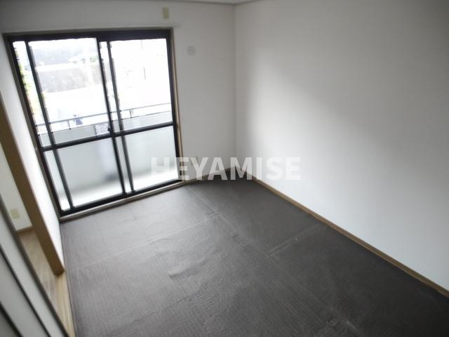 ロイヤルガーデン白岩C棟の内装|※室内写真は同物件の反転タイプとなります